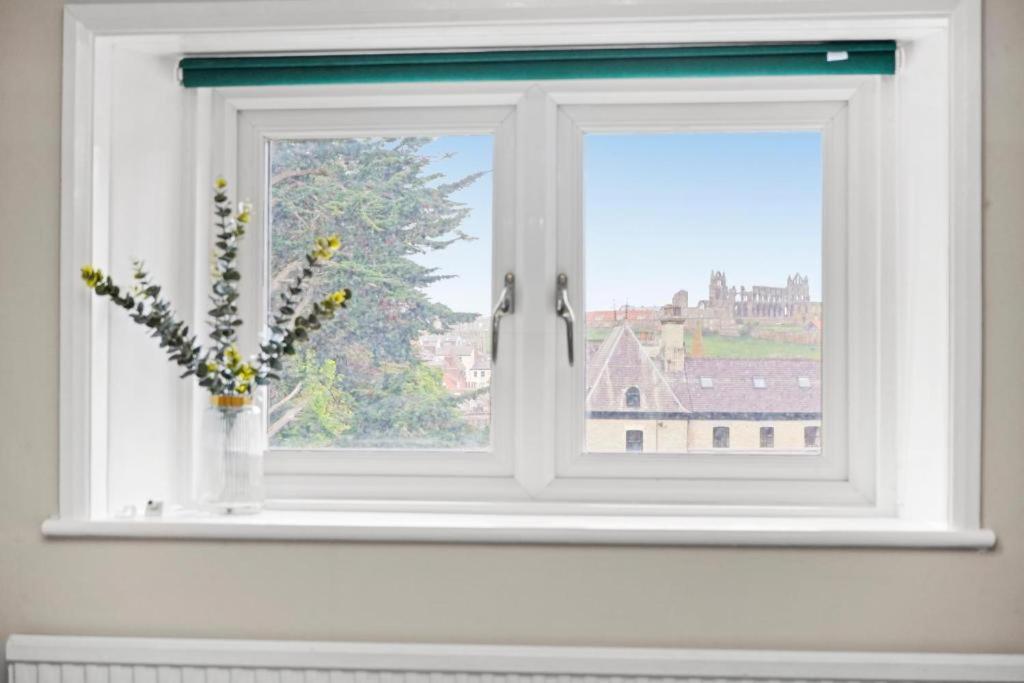 Deluxe 5 Bed In Central Whitby - Parking - Hot Tub Kültér fotó