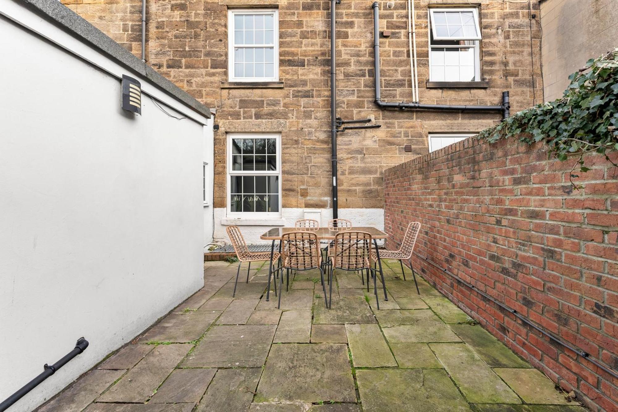 Deluxe 5 Bed In Central Whitby - Parking - Hot Tub Kültér fotó